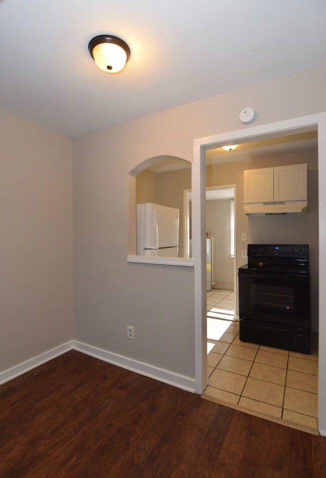 Building Photo - All-Electric 2 Bedroom Duplex - Section 8 OK