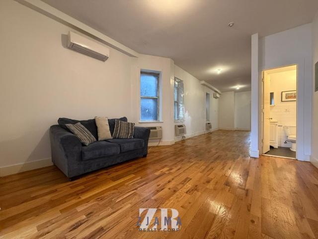 Building Photo - 4 bedroom in Brooklyn NY 11226