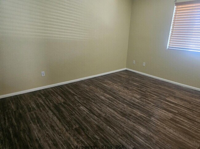 Building Photo - 3810 N Maryvale Pkwy