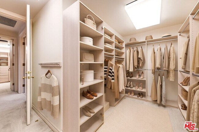 Building Photo - 1136 Calle Vista Dr