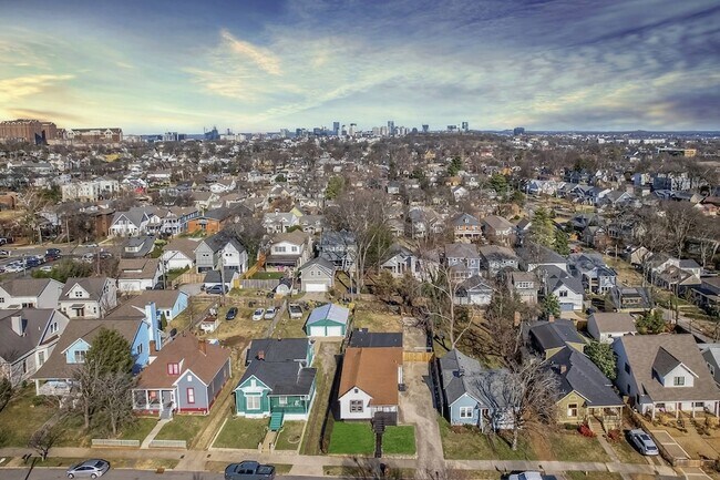 Building Photo - 908 Gilmore Ave