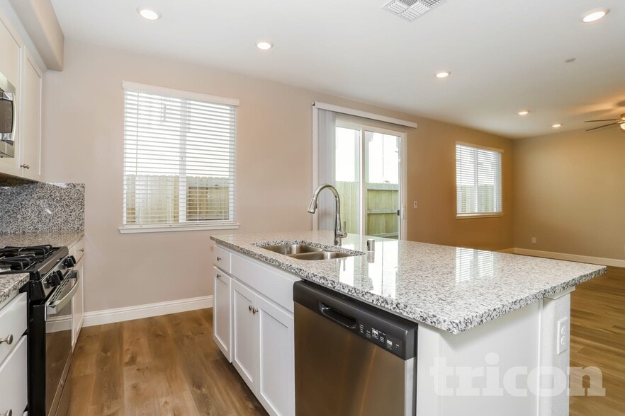 Building Photo - 2129 Comstock Ln