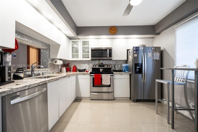 Building Photo - 1201 SW 128th Terrace