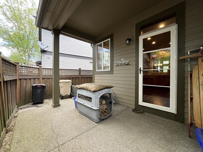 Building Photo - Charming 3 Bedroom Villebois Home with Loft, A/C, Designer Finishes and Community Pool!