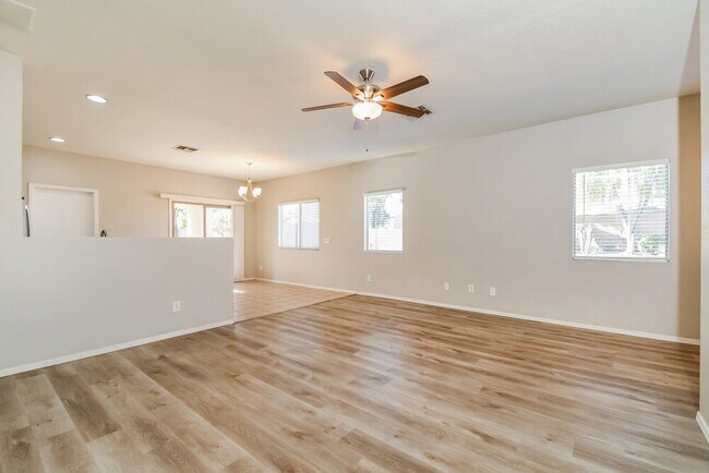 Building Photo - 1163 E Dust Devil Dr