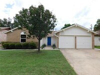 Building Photo - 12009 Swallow Dr