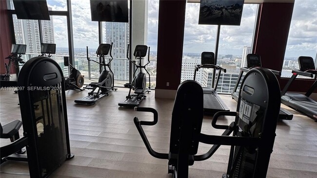 Building Photo - 11 NE 6th St