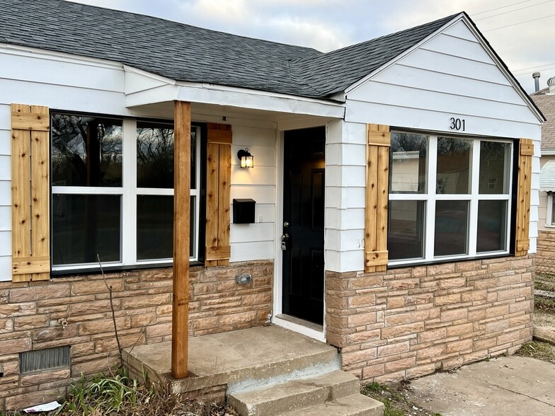 Building Photo - 301 E Rickenbacker Dr