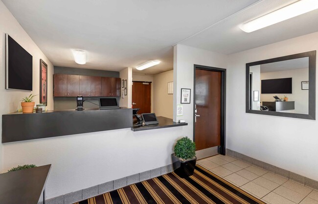 Building Photo - Furnished Studio-Denver - Lakewood South