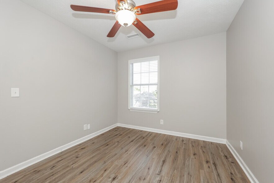 Building Photo - 705 Bell Trace Cove