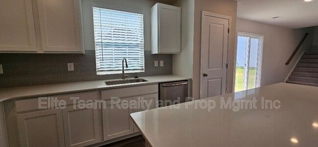 Building Photo - 1615 Cannonball Ln