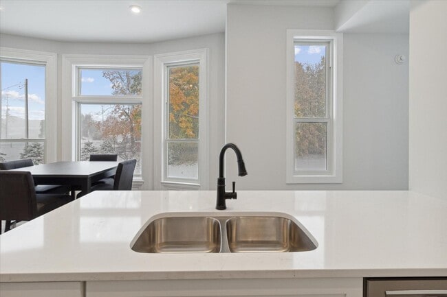 Building Photo - 1164 Terrace St