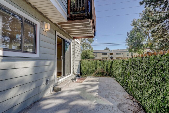 Building Photo - 3bd 2.5 bath Townhome for Rent, also on market for sale