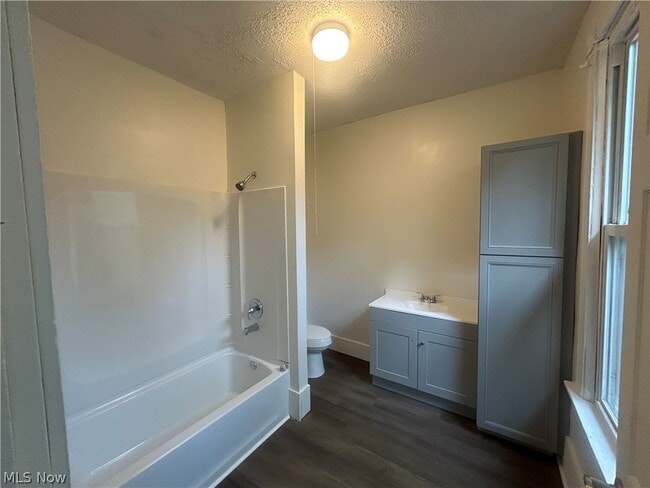 Building Photo - 53 Osage St