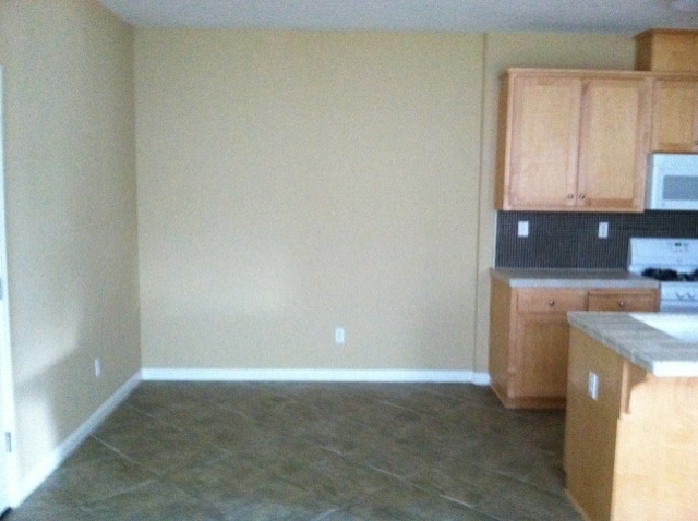 Building Photo - 760 Greentree Cir