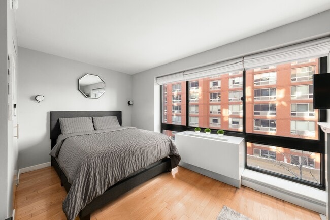 Building Photo - Bright Alcove Studio