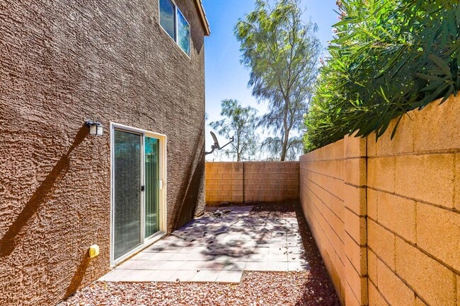 Building Photo - 3 Bath Southwest Cul de Sac Home