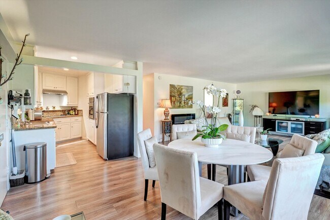 Building Photo - 2 Bedroom Oceanfront Condo in South Laguna Beach