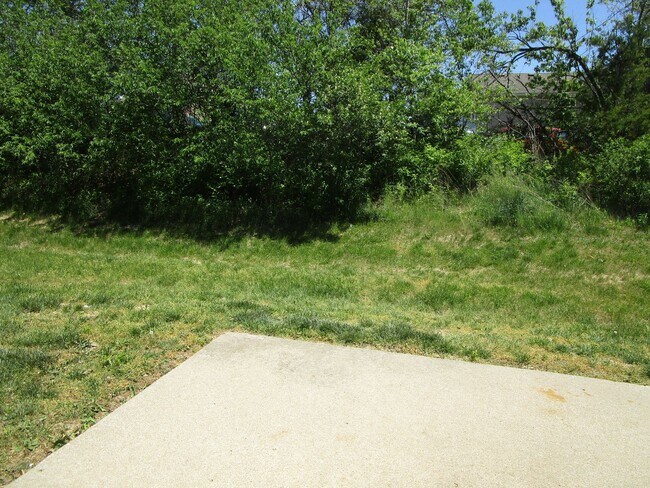 Building Photo - 5004-5006-5006 Betty Jean Way