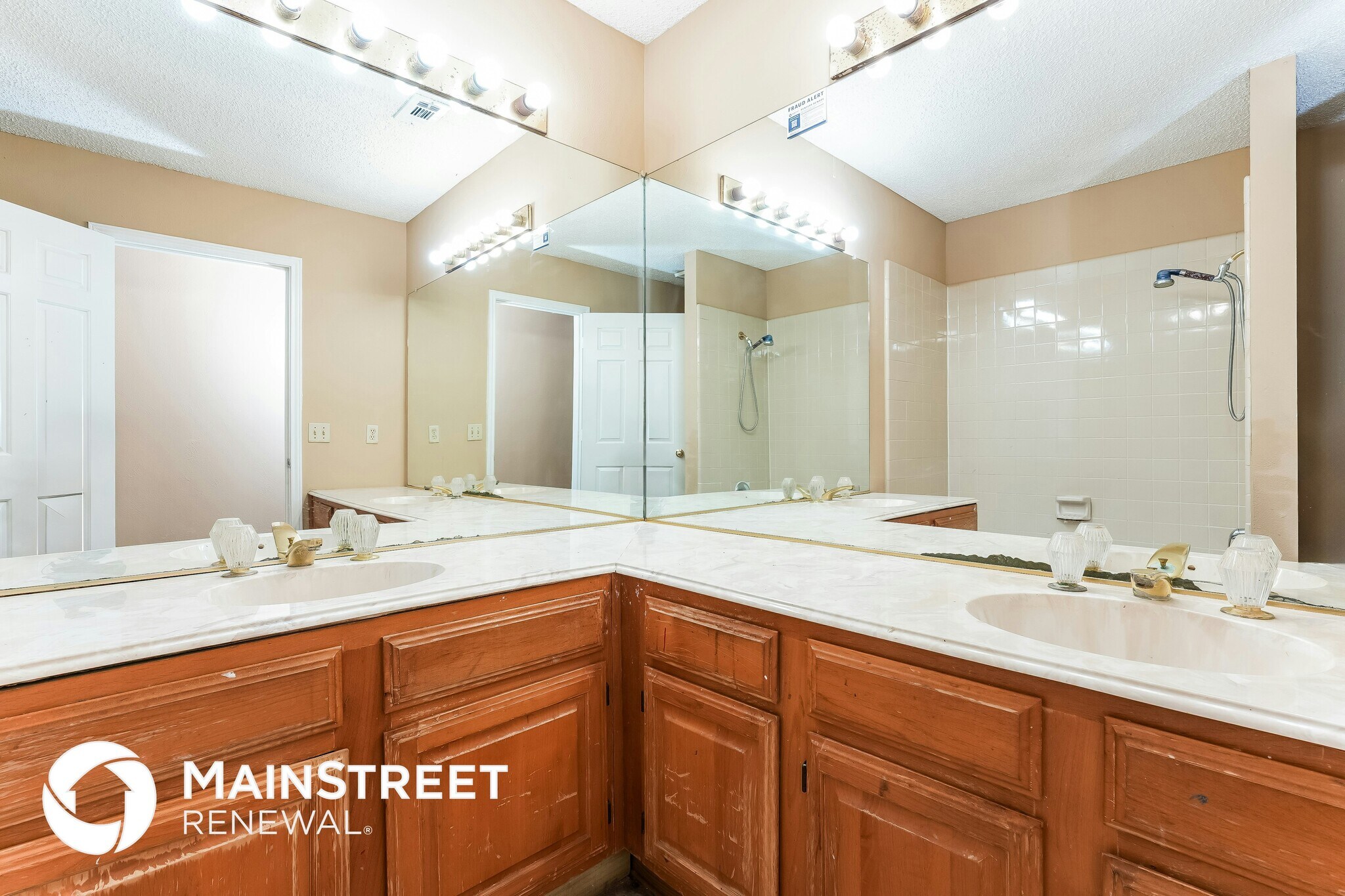 Building Photo - 909 Eagle Dr