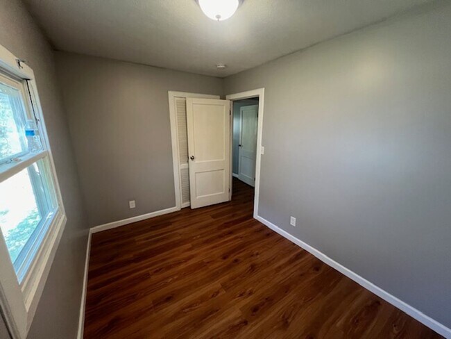 Building Photo - A Great 3BD/1BA Single Family Home!