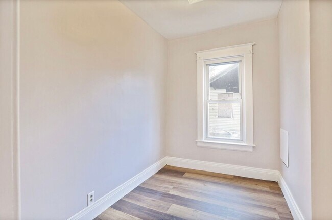 Building Photo - Charming 3-Bedroom Home on Saginaw’s East Side