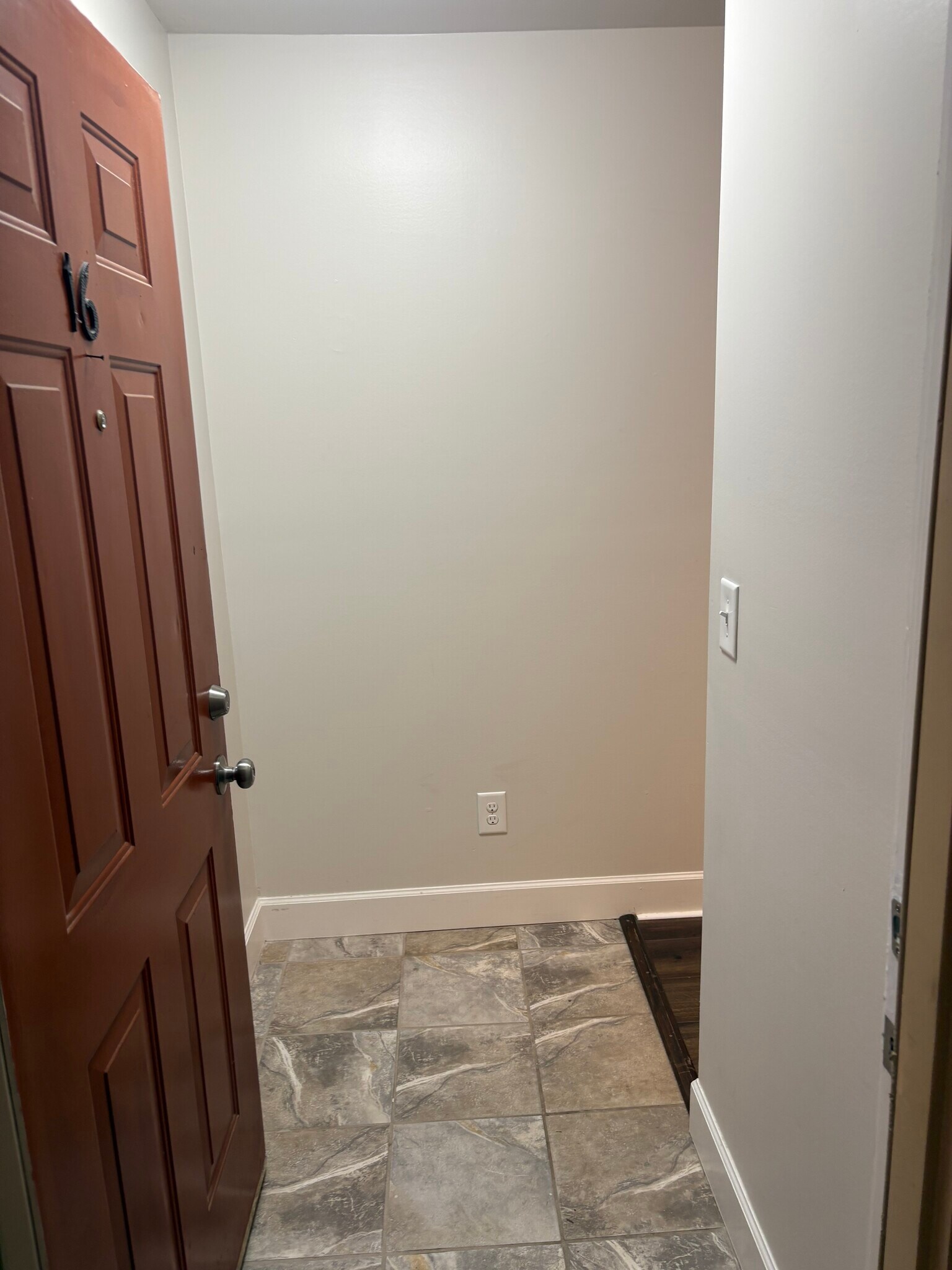 Building Photo - 515 Basswood Ave