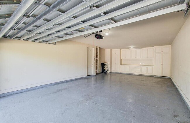 Building Photo - 4203 Scenic Valley Ln