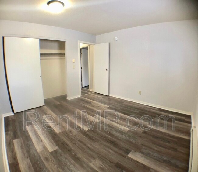 Building Photo - 915 Mulberry Ln