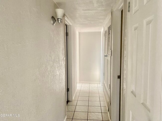 Building Photo - 8210 Marfil Dr