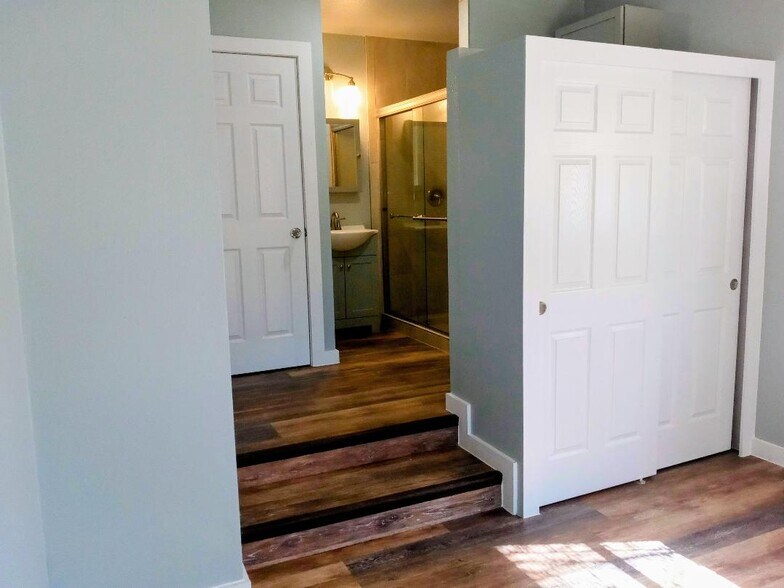 Building Photo - 2588 Connie Dr