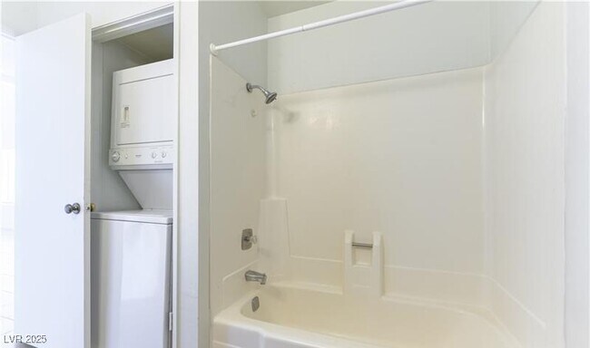 Building Photo - 4380 Gannet Cir