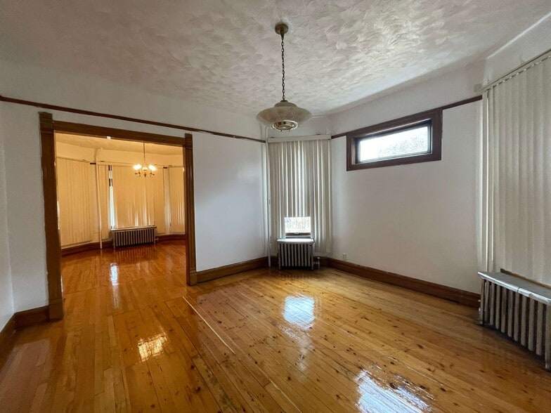 Building Photo - 7216 S Emerald Ave