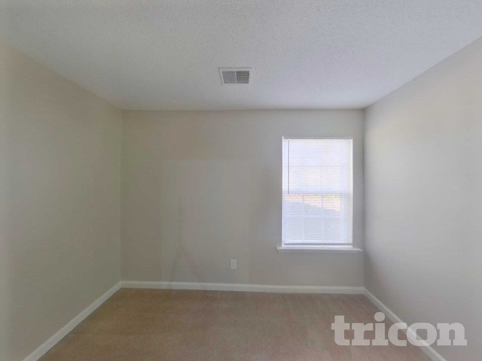 Building Photo - 562 Chisolm Way