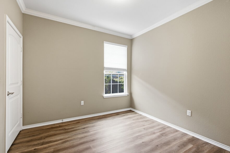 Building Photo - 10908 Culzean Dr