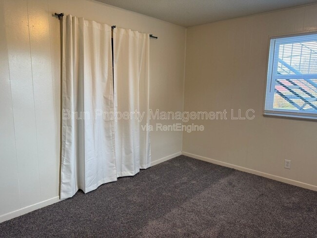 Building Photo - 1420 McArthur Rd