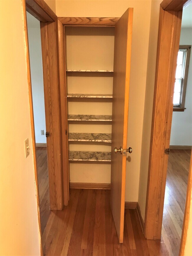 Building Photo - 410 Pawling St