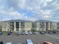 Building Photo - 523 Catron St N