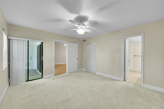 Building Photo - 2518 NW 89th Dr