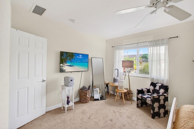 Building Photo - 321 Bayfront Dr