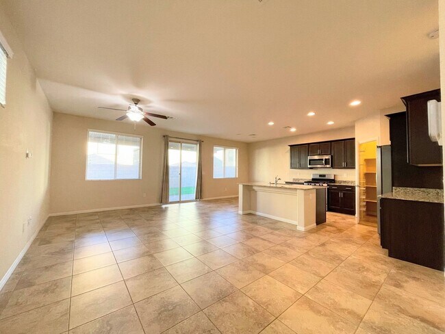 Building Photo - 3-Bedroom Home in Southwest Las Vegas – En...