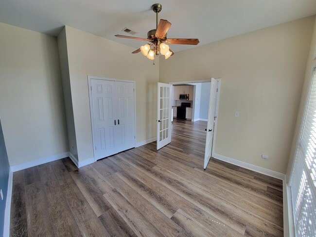 Building Photo - 3808 Saber Tooth Cir