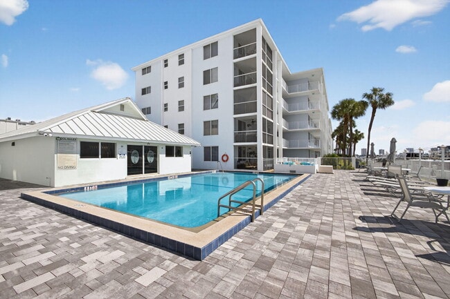 Building Photo - 104 Paradise Harbour Blvd