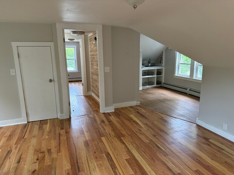 Building Photo - 3 Eastman St