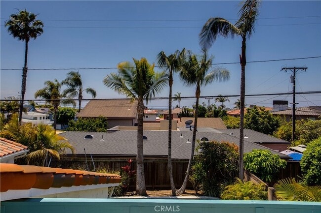 Building Photo - 1660 Catalina Ave