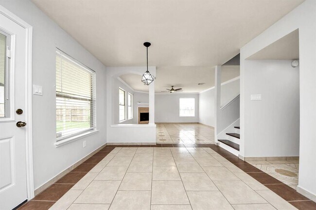 Building Photo - 4310 Lucas Trace Ct