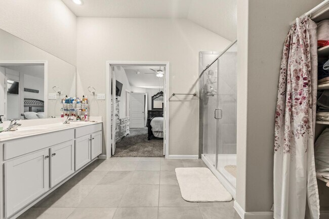 Building Photo - 5538 Jade Vly