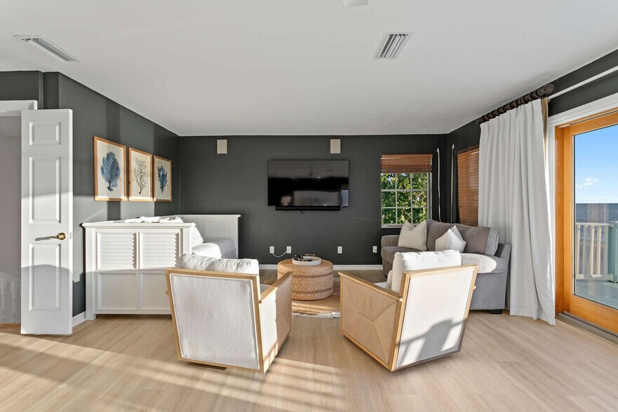 Building Photo - 20060 Gulf Blvd