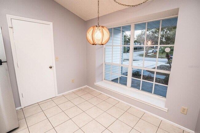 Building Photo - 2764 Kavalier Dr
