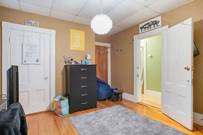 Building Photo - Great Mission Hill 4 bed